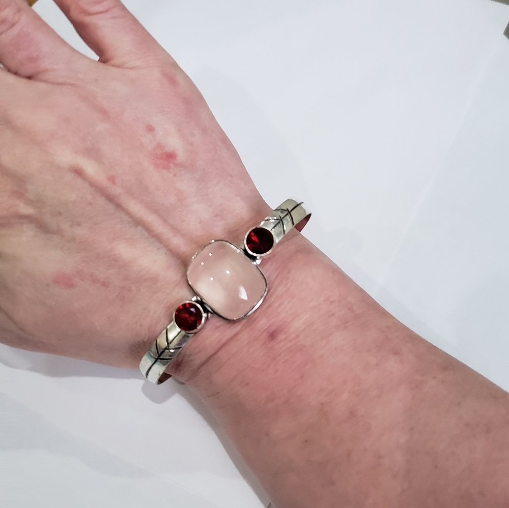 Beautiful Handmade Pink Solar Quartz Garnet 925 Bangle Bracelet - Picture 12 of 12